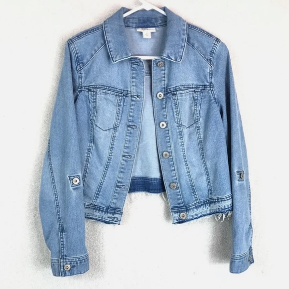 NWT Style & Co Cropped Denim Jacket with Raw Hemming on Bottom - Picture 1 of 8